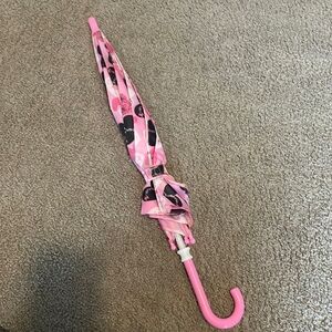 Kids umbrella, pink with black hearts